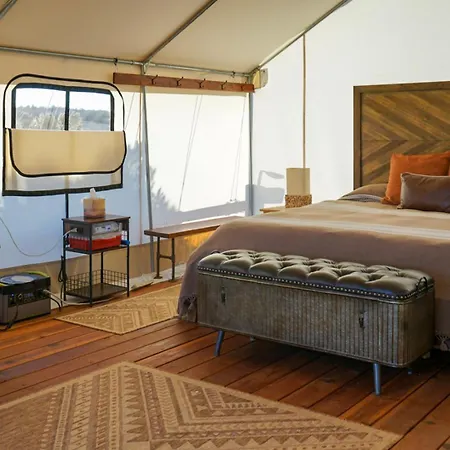 Basecamp 37° Hotel Kanab Exterior photo