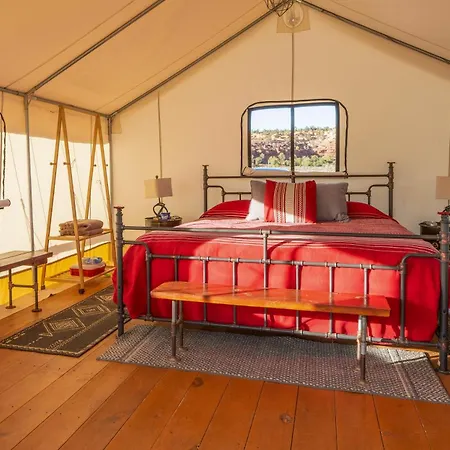 Basecamp 37° Hotel Kanab Exterior photo