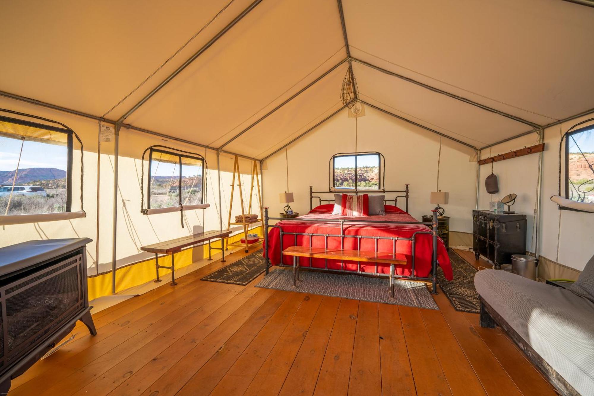 Basecamp 37° Luxury tent Kanab